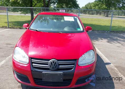 2010 Volkswagen Jetta Wolfsburg Edition z USA, uszkodzony, nr VIN 3VWRA7AJ2AM060894
